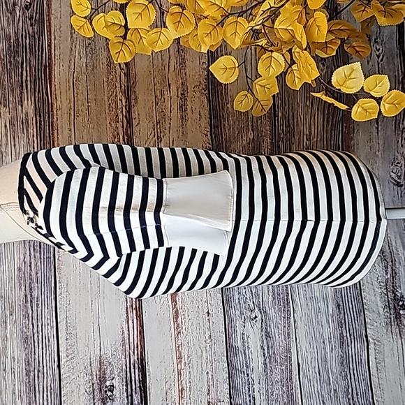 NAUTICA BLUE & WHITE STRIPED SHORT FLUTTER SLEEVE PULLOVER TEE - Picture 3 of 11